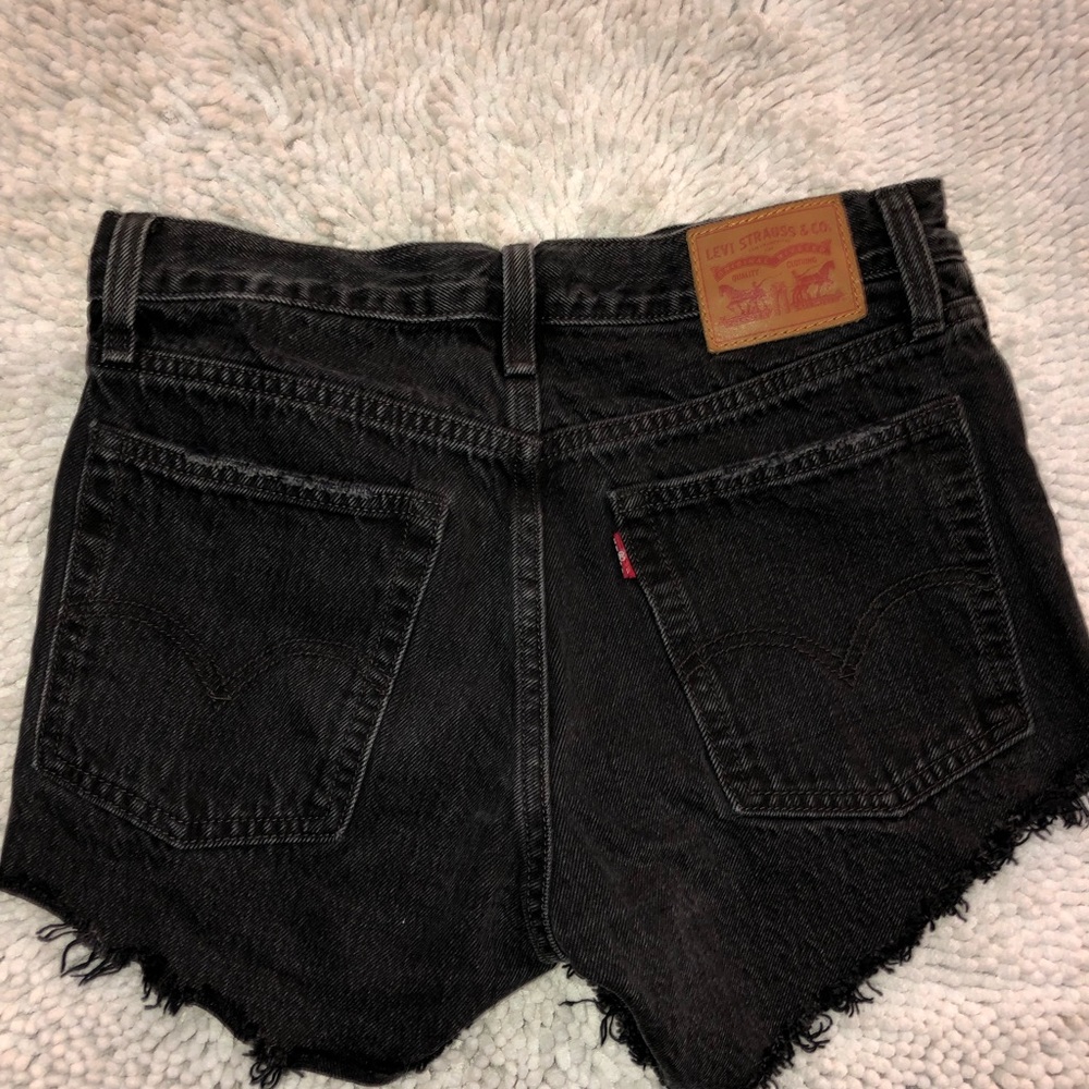 Black High Rise Levi's Size 26